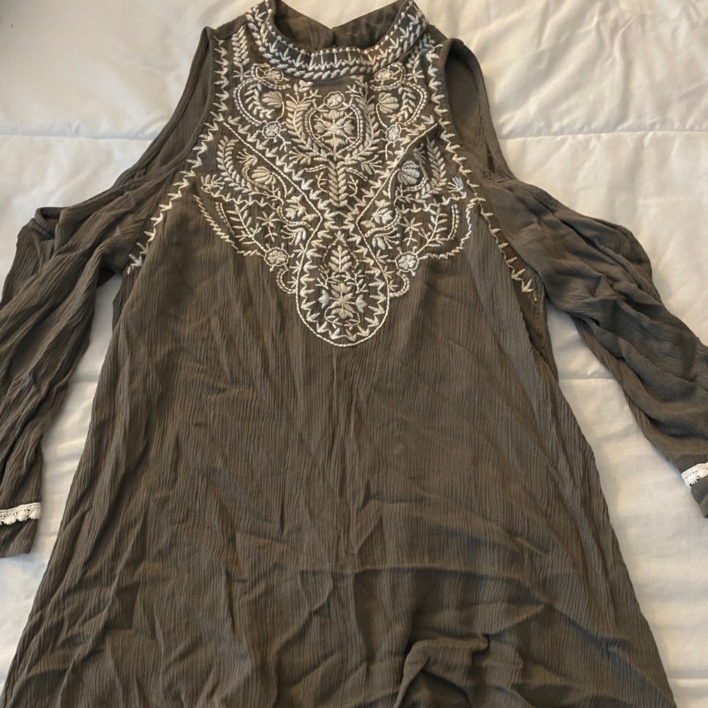 High neck cut out shoulder top